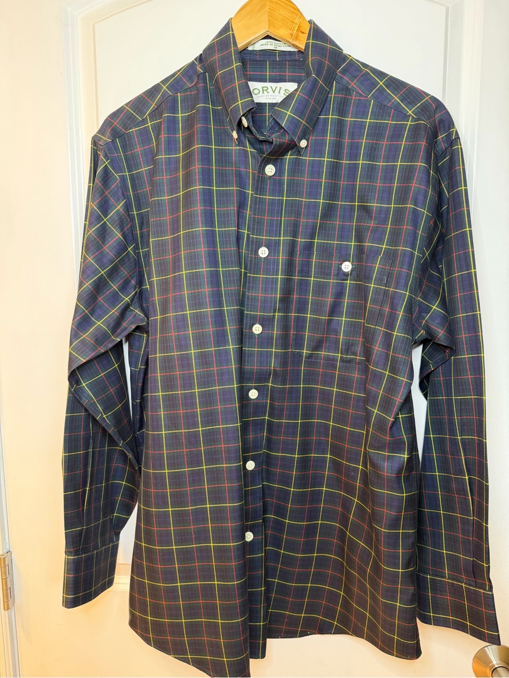 Orvis Men's Navy Plaid Button-Down Shirt, size M